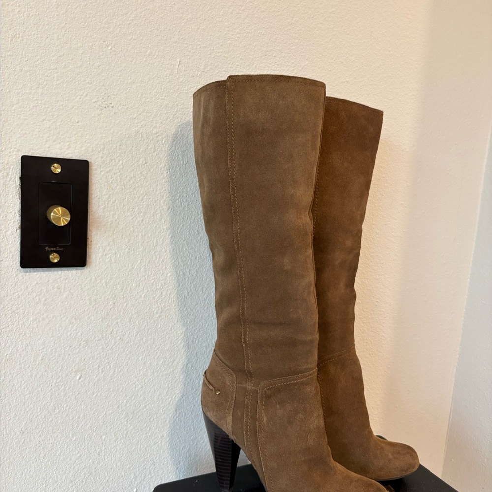 Jessica Simpson Brown Knee high Stiletto Heeled Boots-Suede Sz 7